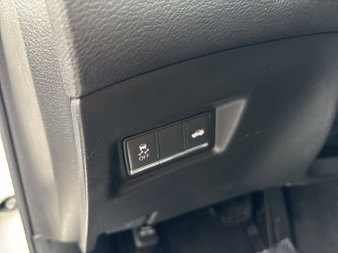 Used 2016 INFINITI Q50 3.0t Premium w/ 3.0T Premium Plus Package image 22