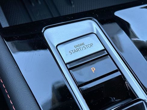 New 2025 Volkswagen Atlas Peak Edition SE image 32