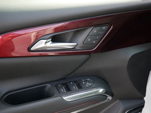 Used 2024 Chevrolet Traverse RS image 19