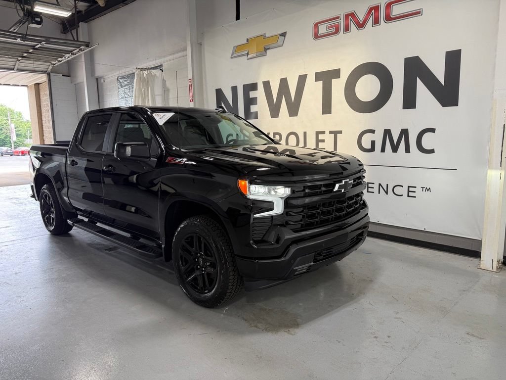 New 2026 Chevrolet Silverado 1500 RST w/ Z71 Off-Road Package AWD/4WD image 2
