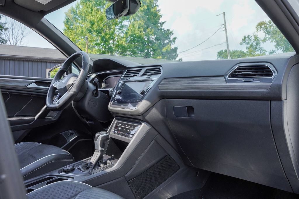 Used 2022 Volkswagen Tiguan SEL R-Line AWD/4WD image 39
