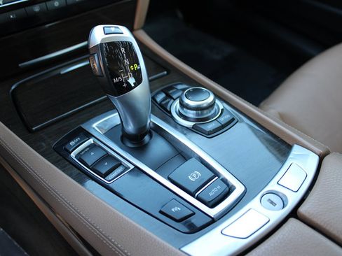 Used 2012 BMW 740i image 25