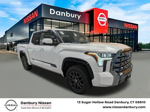 Used 2024 Toyota Tundra Platinum AWD/4WD image 1