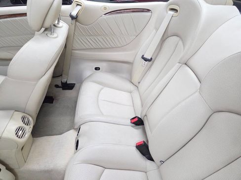 Used 2008 Mercedes-Benz CLK 350 Cabriolet image 38