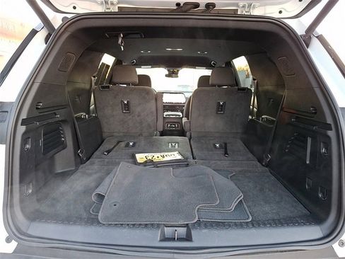 Used 2024 Chevrolet Traverse LT image 29