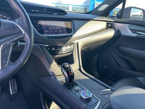 Used 2023 Cadillac XT5 Sportv w/ Technology Package AWD/4WD image 32