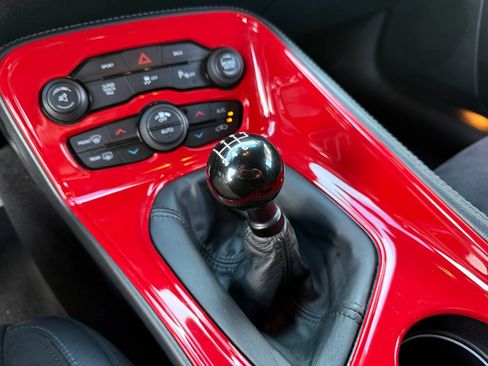 Used 2016 Dodge Challenger R/T Scat Pack RWD image 17
