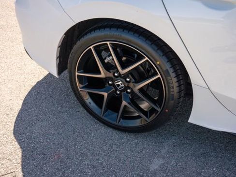 Used 2024 Honda Civic Sport Touring image 10
