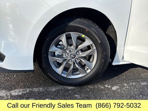 New 2026 Toyota Sienna LE image 22