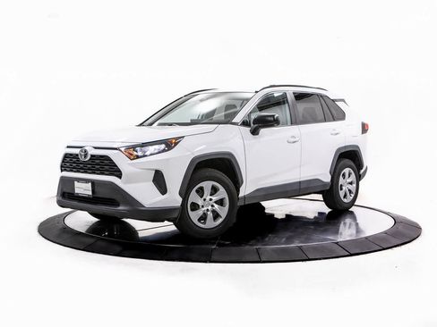 Used 2021 Toyota RAV4 LE w/ Carpet Mat Package (TMS) image 1