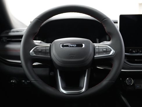 New 2026 Jeep Compass Trailhawk w/ Sun, Sound & Navigation Group image 18