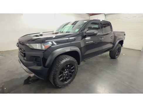 Used 2023 Chevrolet Colorado Trail Boss w/ Advanced Trailering Package AWD/4WD image 4