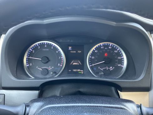 Used 2019 Toyota Highlander Plus FWD image 21