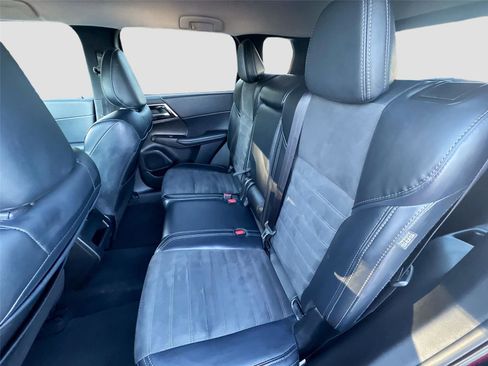 Used 2024 Mitsubishi Outlander SE image 24