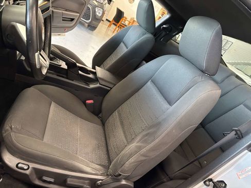 Used 2005 Ford Mustang Deluxe image 17