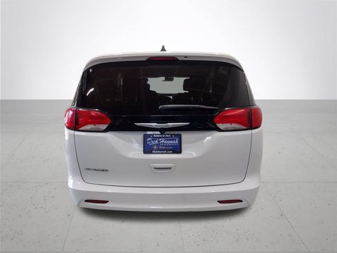 Used 2023 Chrysler Voyager LX FWD image 12