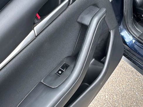 Used 2022 MAZDA MAZDA3 Sedan FWD image 11