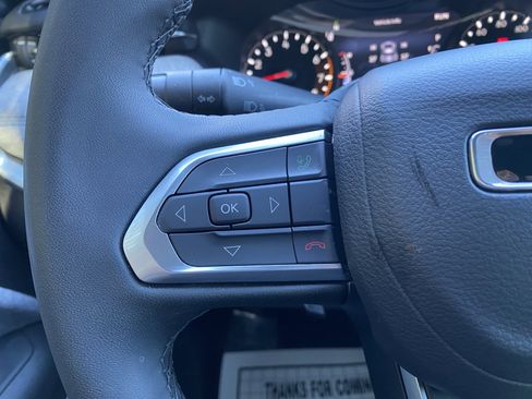 Used 2024 Jeep Compass Latitude image 19