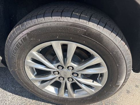 Used 2020 Cadillac XT5 Premium Luxury FWD image 10