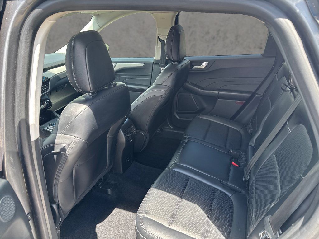 Used 2021 Ford Escape SEL w/ Technology Package AWD/4WD image 12