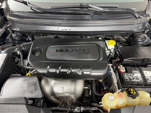 Used 2019 Jeep Cherokee Latitude w/ Popular Appearance Group FWD image 23