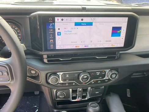 New 2025 Jeep Gladiator Sport image 27