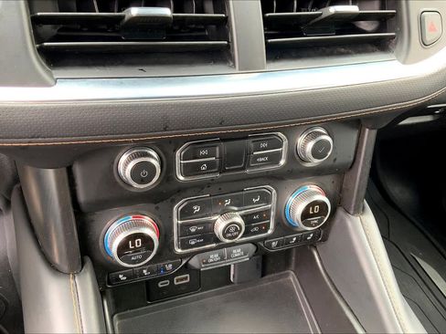 Used 2024 GMC Yukon XL AT4 w/ AT4 Premium Plus Package AWD/4WD image 66