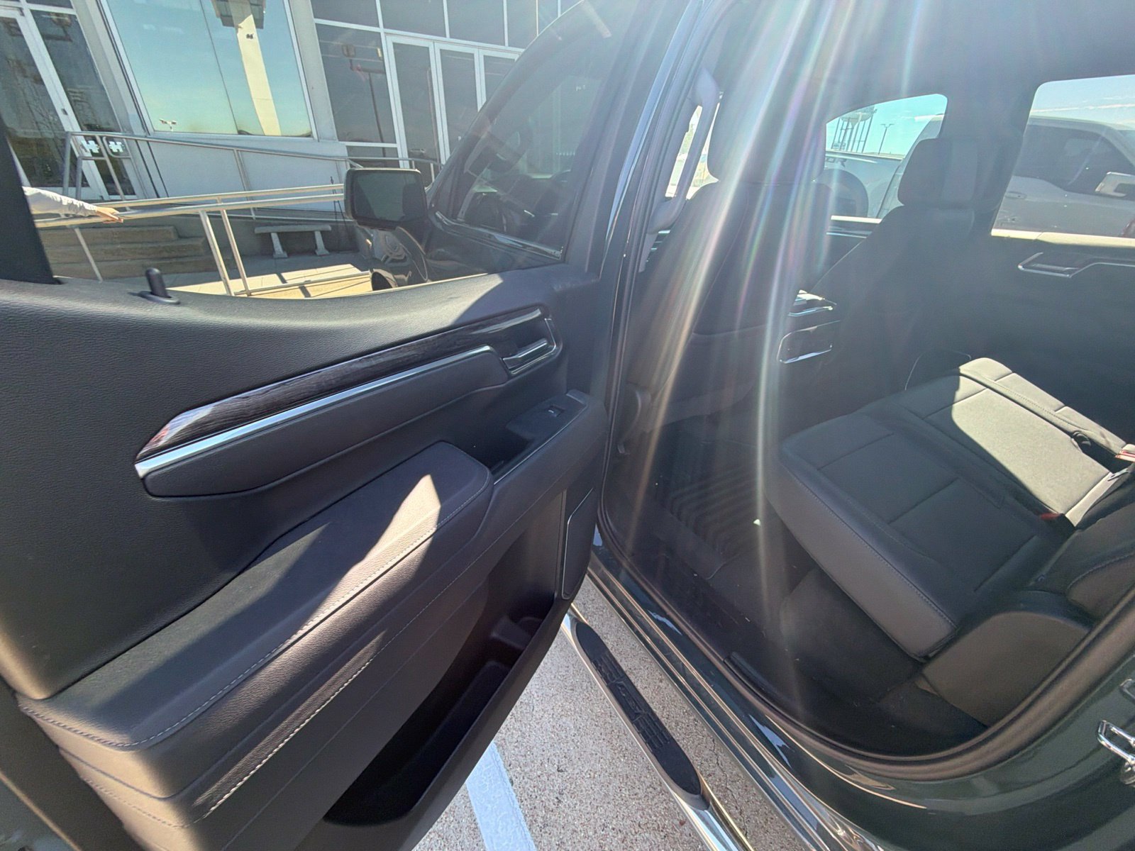 Used 2025 Chevrolet Silverado 1500 LTZ RWD image 11