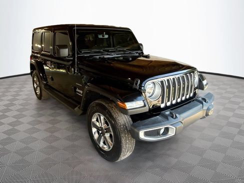 Used 2022 Jeep Wrangler Unlimited Sahara AWD/4WD image 4