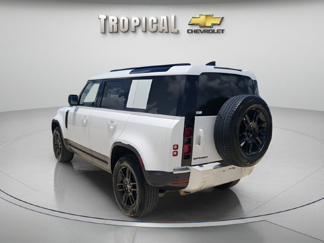 Used 2025 Land Rover Defender 110 S AWD/4WD image 2