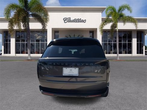 Used 2025 Land Rover Range Rover Long Wheelbase SE image 12