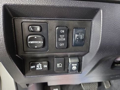 Used 2019 Toyota Tundra SR5 w/ TRD Sport Package image 29