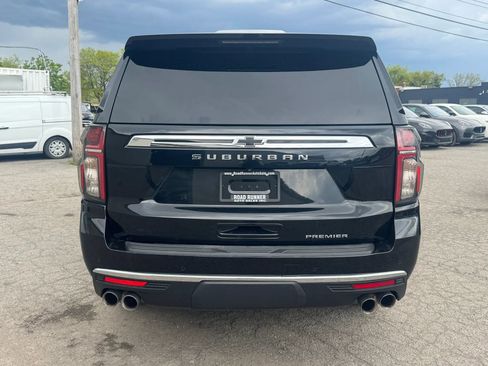 Used 2022 Chevrolet Suburban Premier AWD/4WD image 5