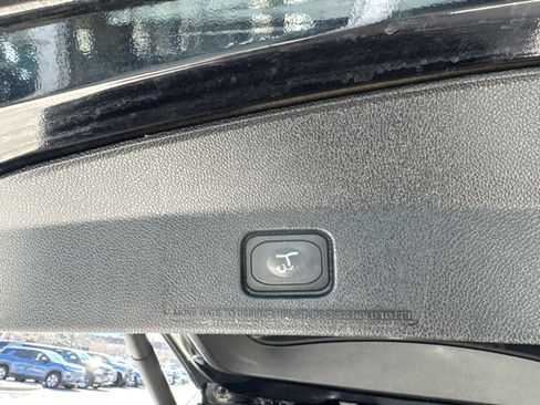 Used 2017 Ford Explorer XLT w/ Equipment Group 201A image 40