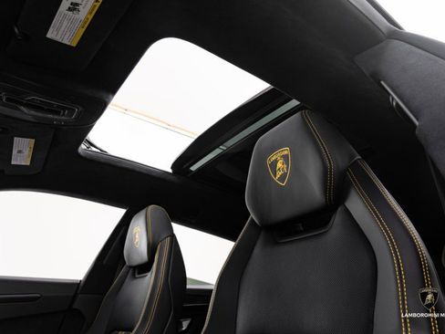 Used 2023 Lamborghini Urus S image 32
