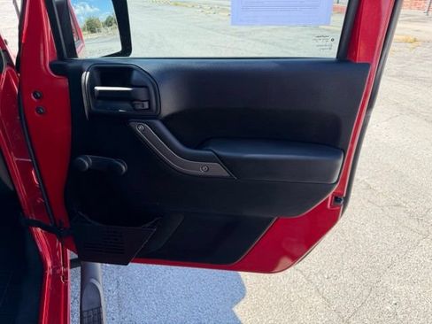 Used 2013 Jeep Wrangler Sport AWD/4WD image 10