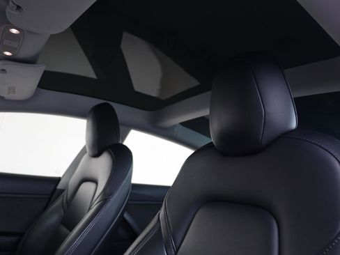 Used 2018 Tesla Model 3 Long Range RWD image 16