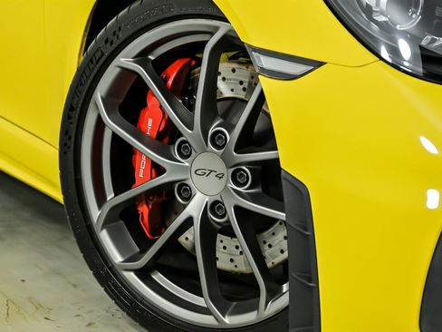 Used 2020 Porsche 718 Cayman GT4 image 4