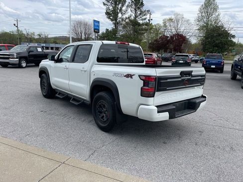 Used 2025 Nissan Frontier PRO-4X image 6