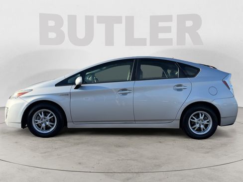 Used 2010 Toyota Prius Five image 2