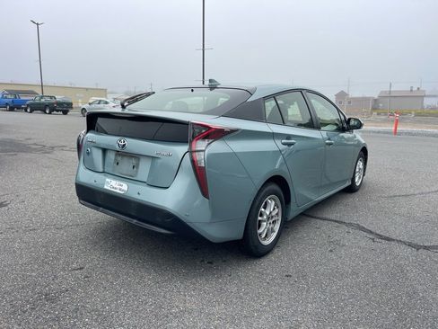 Used 2017 Toyota Prius Three FWD image 5