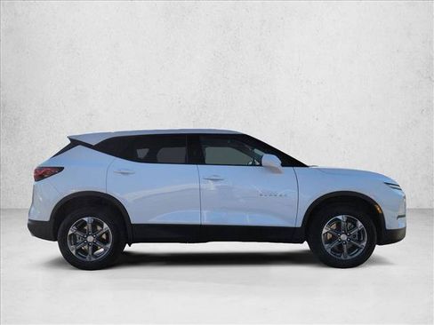 Used 2025 Chevrolet Blazer LT AWD/4WD image 4