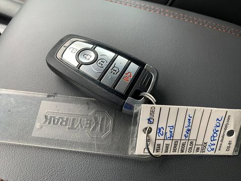 Used 2025 Ford Explorer Active w/ Active Comfort Package AWD/4WD image 9