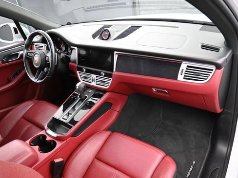 Certified 2022 Porsche Macan GTS AWD/4WD image 32