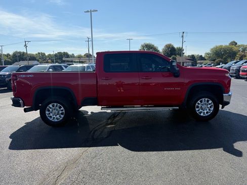 Used 2020 Chevrolet Silverado 2500 LT w/ Convenience Package image 6