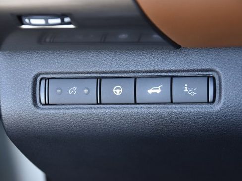 Used 2023 Nissan Pathfinder Platinum w/ Cargo Package image 37