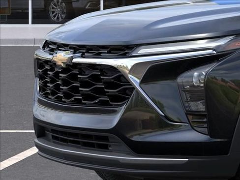New 2026 Chevrolet Trax LT w/ LT Convenience Package FWD image 13