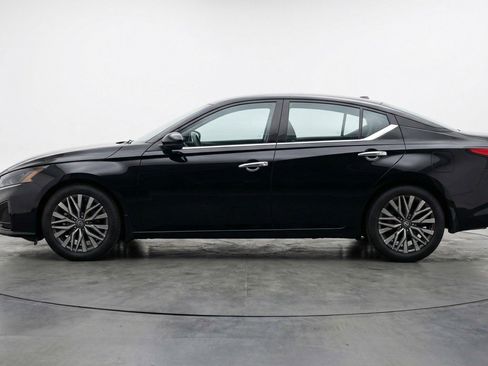Used 2025 Nissan Altima 2.5 SV image 5