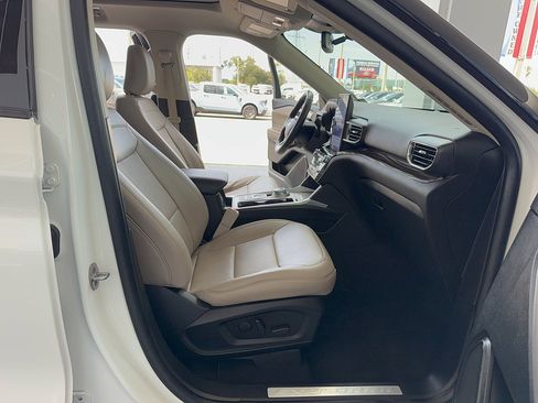 Certified 2023 Ford Explorer Limited w/ Limited Technology Package RWD image 14