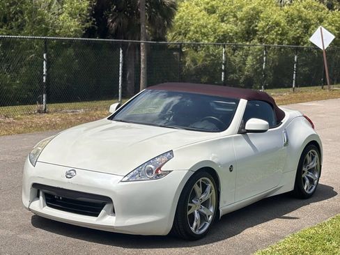 Used 2012 Nissan 370Z Touring w/ Sport Pkg RWD image 10